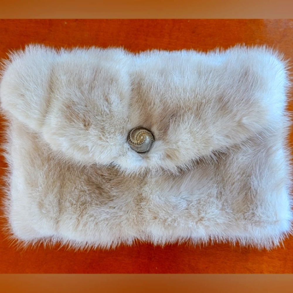 Mink clutch